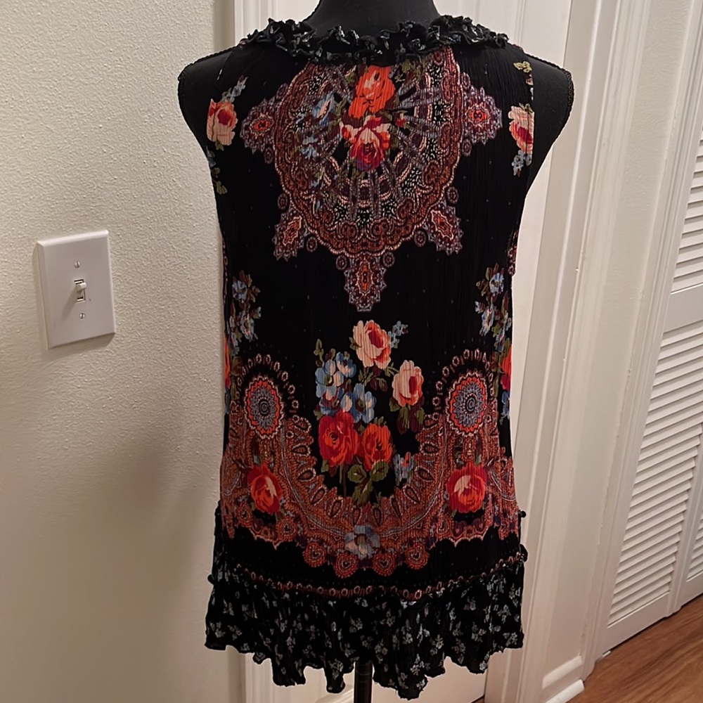 Bila Sleeveless Boho Blouse - Picture 3 of 4